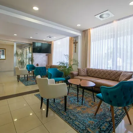 Mia Hotell 3*